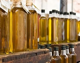 Что нужно знать о рафинированном и нерафинированном оливковом масле